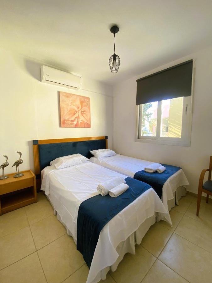 Penny'S Kato Paphos Apartment ภายนอก รูปภาพ