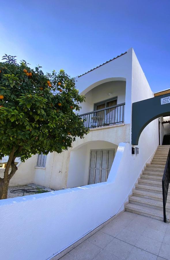 Penny'S Kato Paphos Apartment ภายนอก รูปภาพ