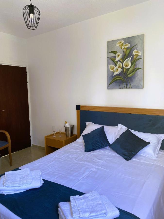 Penny'S Kato Paphos Apartment ภายนอก รูปภาพ